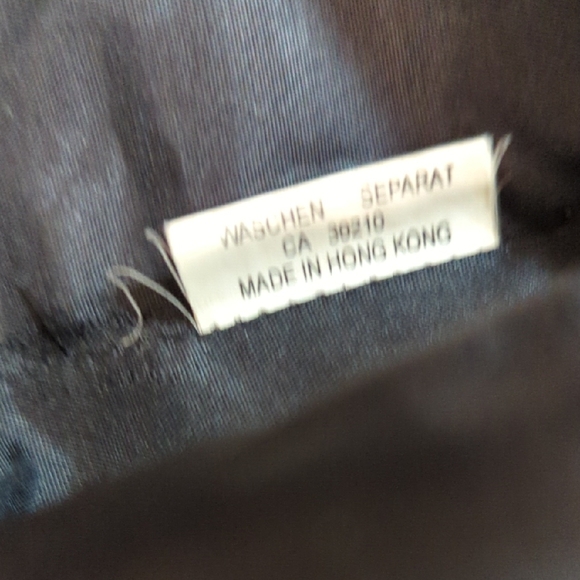 Gray Sleeveless Vest - Picture 4 of 4